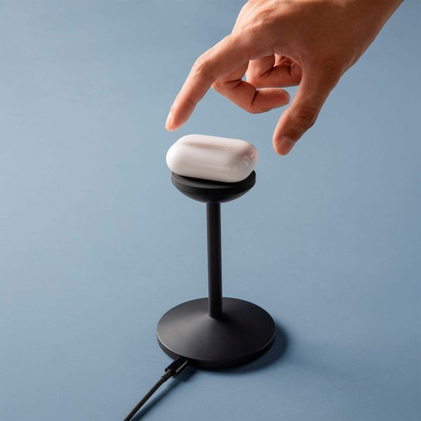 Anker MagGo Wireless Charger Stand 15W Fast Magnetic Qi2-2